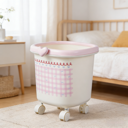 Wheeled trash can