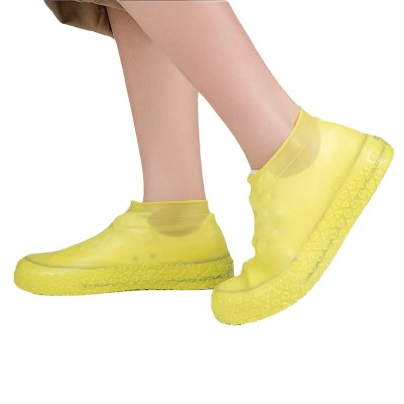 🌧️ Don’t Let Rain Ruin Your Shoes — Packable Silicone Shoe Covers